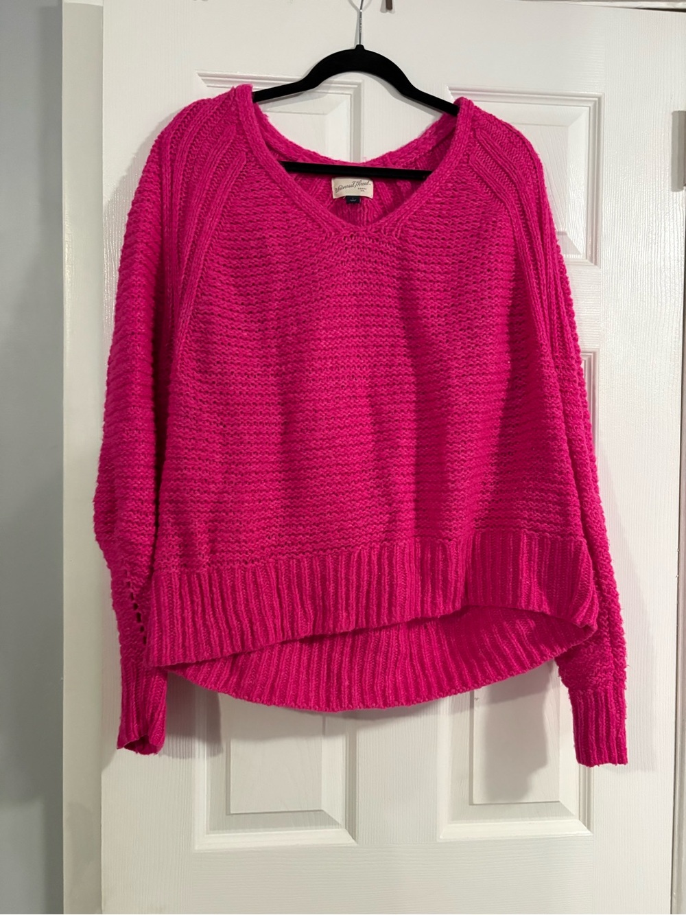 Universal Thread Women's V-Neck Sweater in Hot Pink